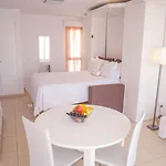 Sunset Bay Club Aparthotel 4*
