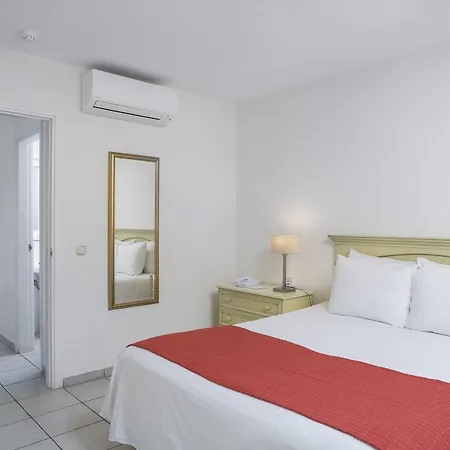 Sunset Bay Club Apartahotel 3*