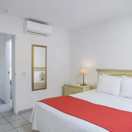 Sunset Bay Club Apartahotel 3*