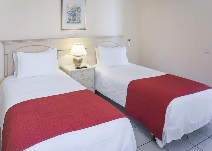 Sunset Bay Club Aparthotel 4*