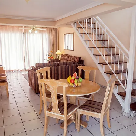 Sunset Bay Club Lejlighedshotel 4*