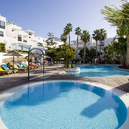 Sunset Bay Club 아데제