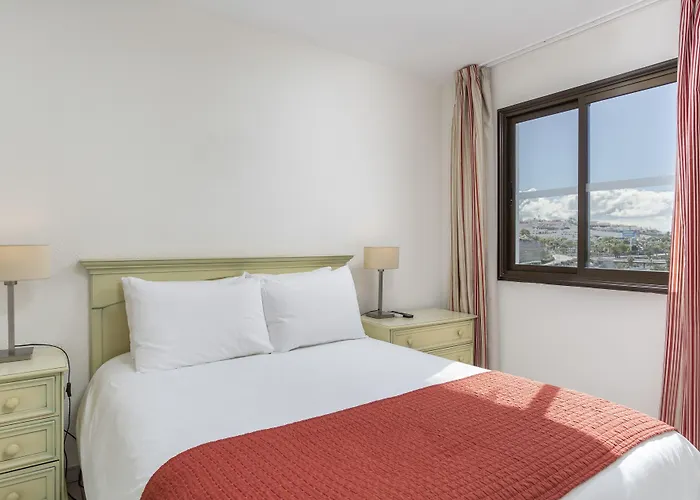 Sunset Bay Club 아파트호텔 4*