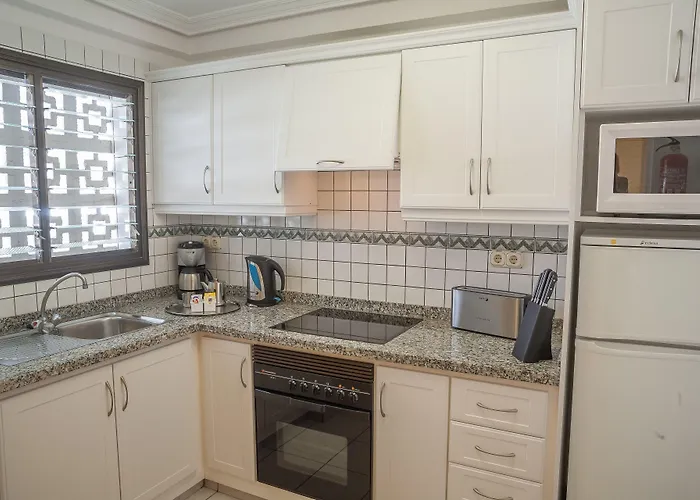 شقة فندقية Sunset Bay Club 4*