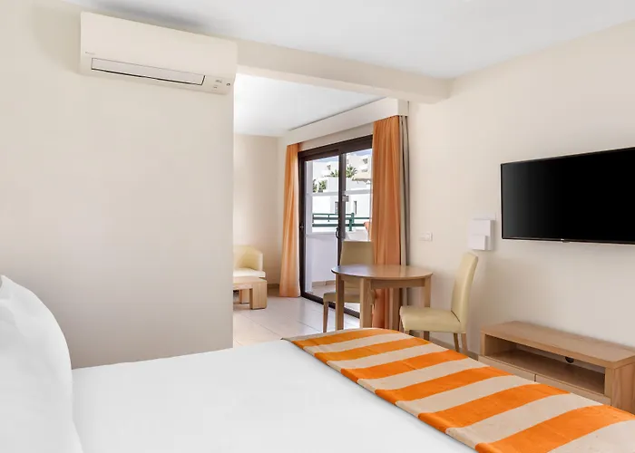 Sunset Bay Club Apartmanhotel 4*