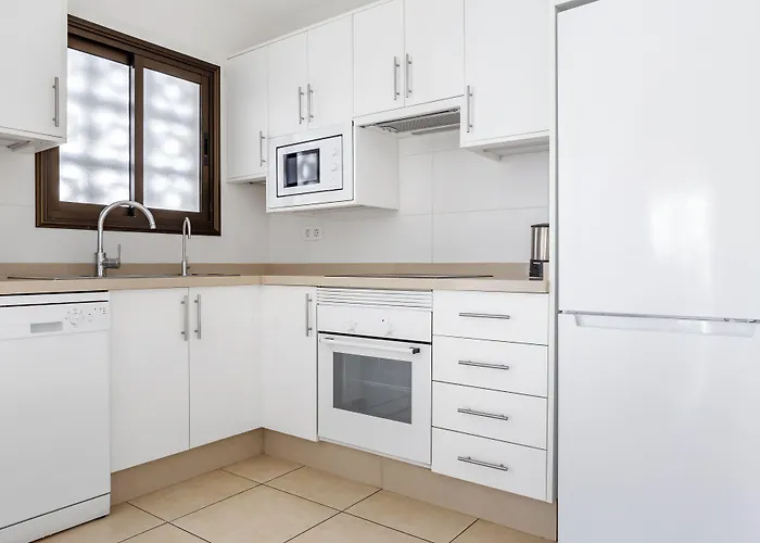 Sunset Bay Club Apartmanhotel 4*