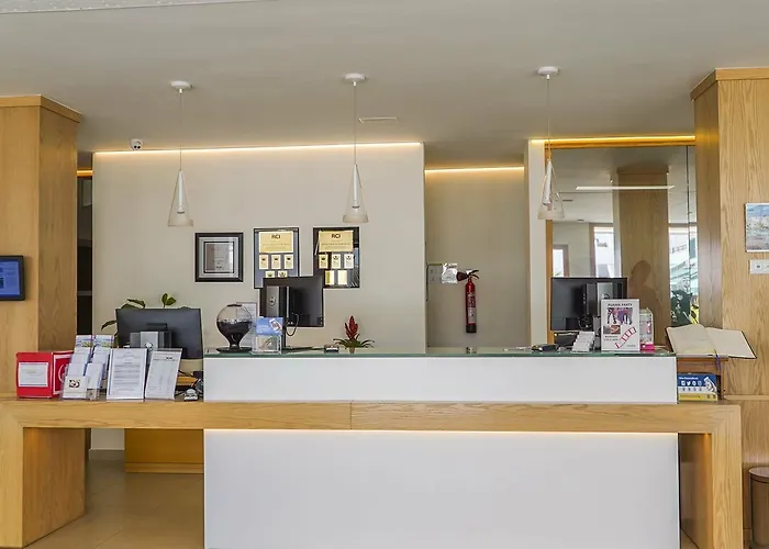 מלון דירות Sunset Bay Club