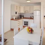 Sunset Bay Club Lejlighedshotel 4*